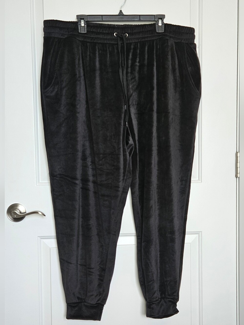 NWOT Rue21 Women's Plus Size 3X Black Velour Drawstring Joggers